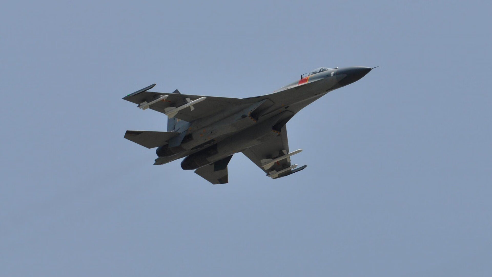 开云网页版-球迷自制周边：最具创意的球队应援装备大赏，足球应援