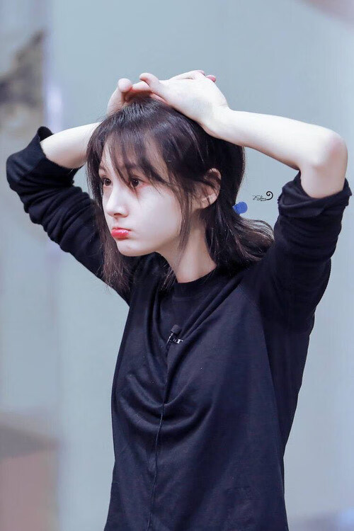 埃瓦尔主场地小胜奥萨苏纳，实现主场保障，埃瓦尔主场球衣